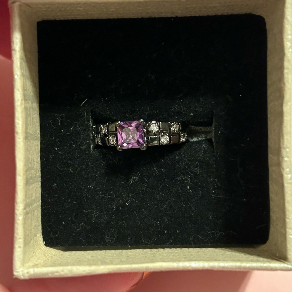 Elegant Purple and Silver Women's Ring
